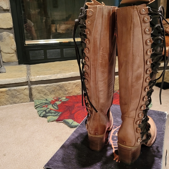 Women's Freebird by Steven size 8 taupe and brown - Picture 2 of 6